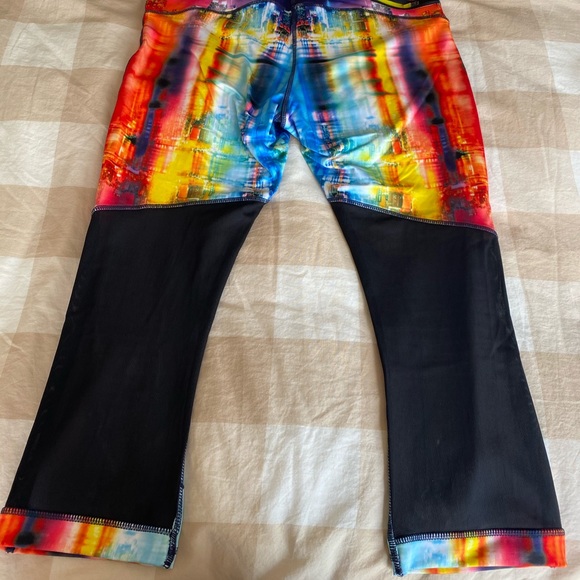 Colourful leggings with mesh backing - Picture 3 of 4